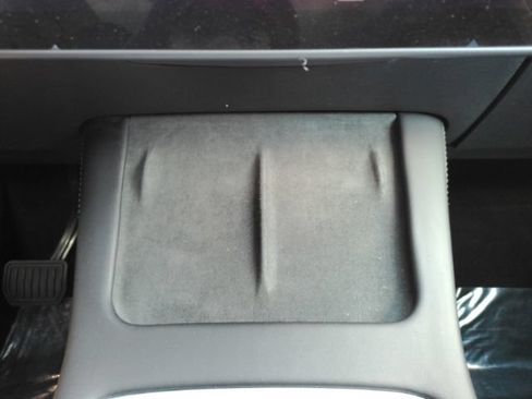 Used 2023 Tesla Model Y AWD image 43