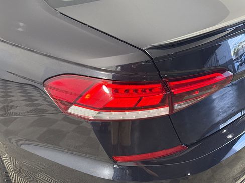 Used 2021 Volkswagen Passat 2.0T R-Line image 36