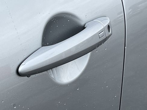 New 2025 Nissan Pathfinder SV w/ SV Premium Package image 13