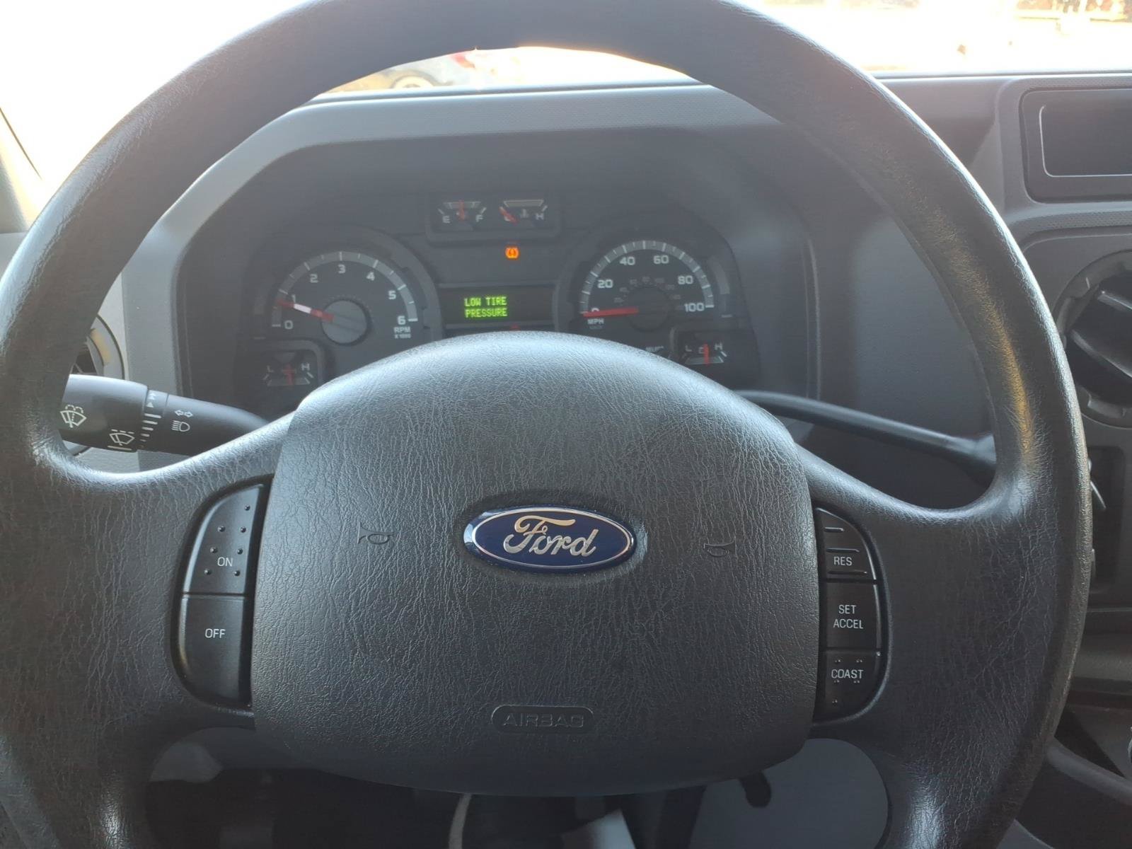 Used 2011 Ford E-350 and Econoline 350 XLT RWD image 23
