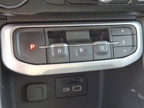 Used 2023 GMC Acadia SLT image 14