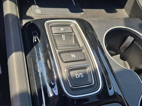 Used 2024 Honda Pilot Touring image 16