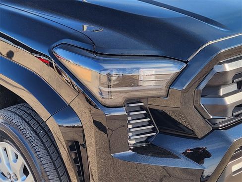 Used 2024 Toyota Tacoma SR image 8