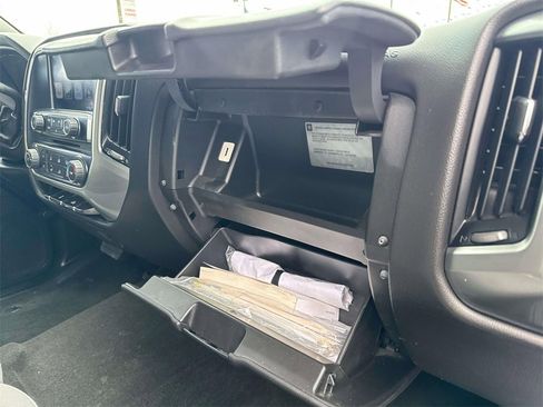 Used 2018 Chevrolet Silverado 1500 LT w/ LT Convenience Package image 11