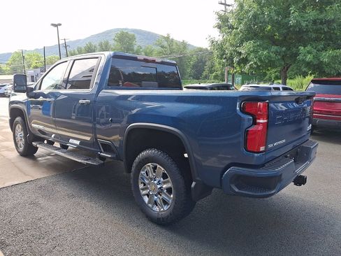 New 2026 Chevrolet Silverado 2500 High Country w/ High Country Premium Package AWD/4WD image 4