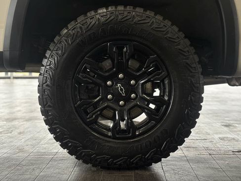 Used 2026 Chevrolet Silverado 1500 ZR2 w/ Dark Appearance Package AWD/4WD image 30