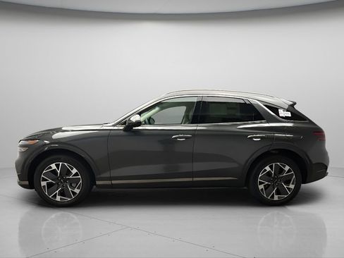 New 2026 Genesis GV70 2.5T Select image 2