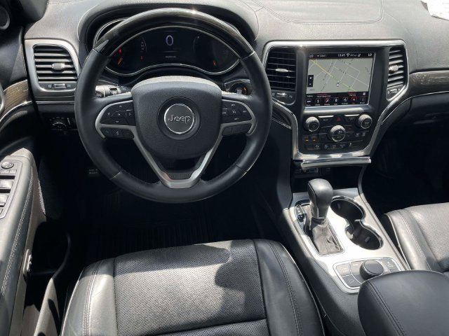 Used 2018 Jeep Grand Cherokee Overland AWD/4WD image 4