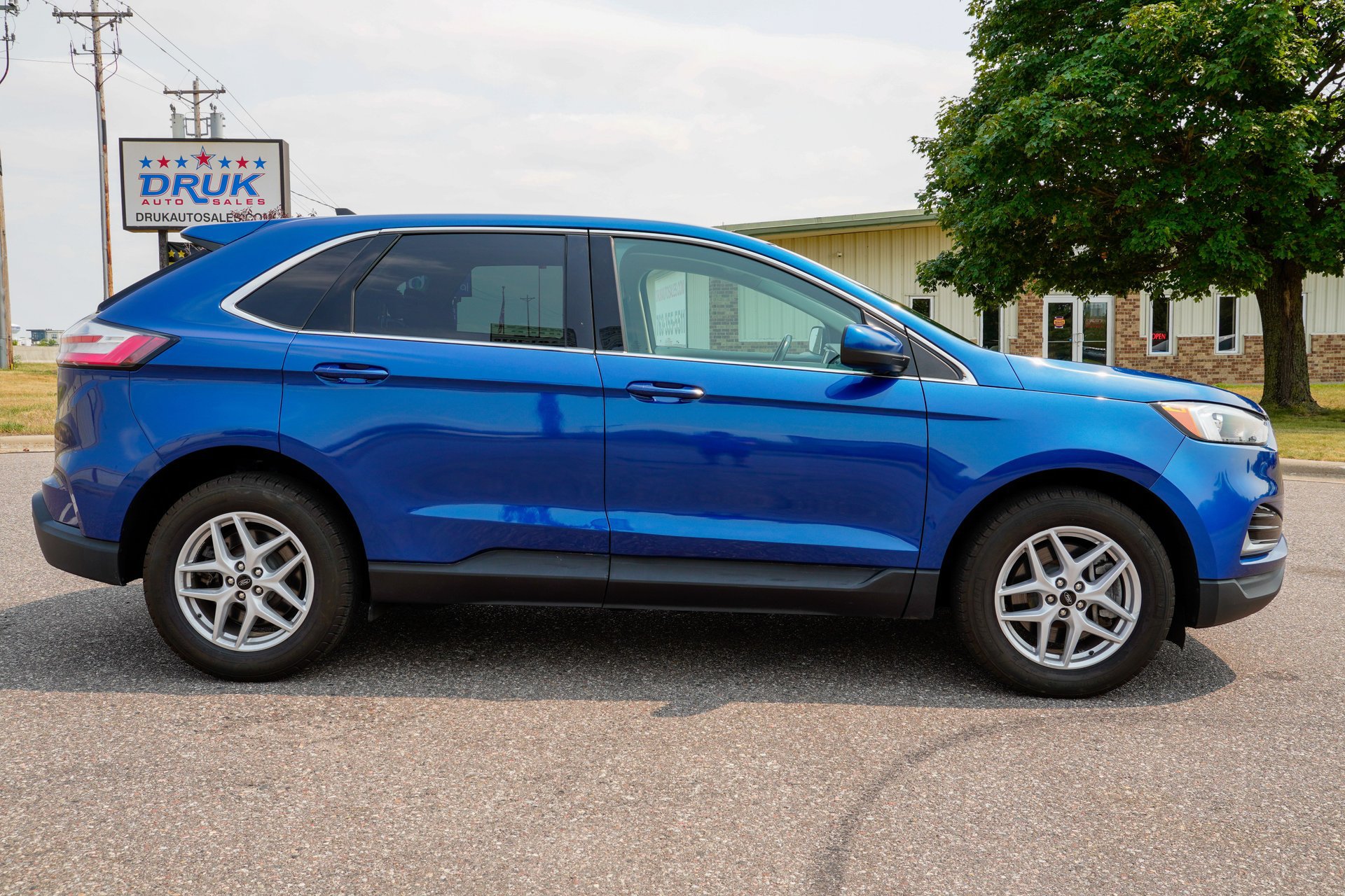 Used 2023 Ford Edge SEL AWD/4WD image 2