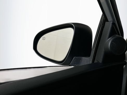 Used 2016 Toyota Corolla LE image 16