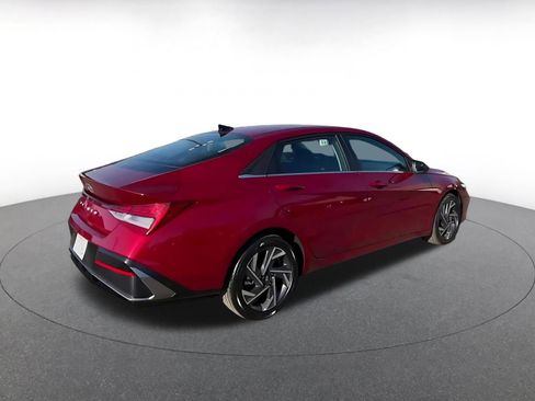 Used 2025 Hyundai Elantra SEL image 14
