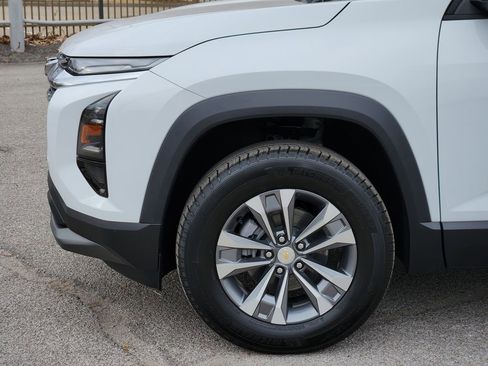 New 2026 Chevrolet Equinox LT image 8