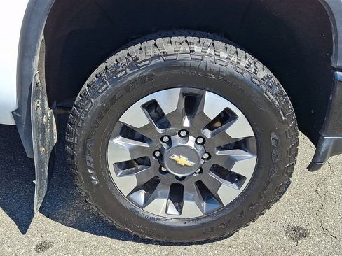 Certified 2021 Chevrolet Silverado 2500 Custom w/ Custom Value Package AWD/4WD image 8