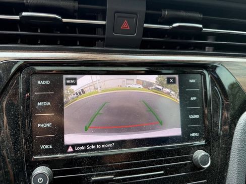 Used 2020 Volkswagen Passat 2.0T SEL FWD image 18