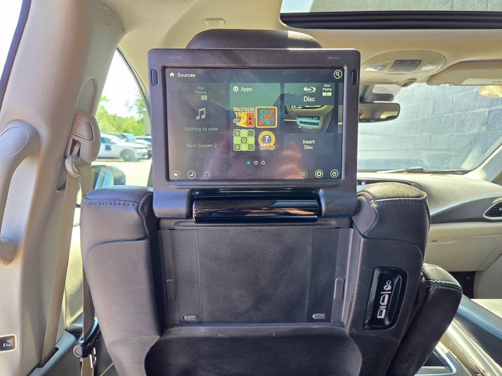 Used 2021 Chrysler Pacifica Touring-L w/ Uconnect Theater Family Group AWD/4WD image 39
