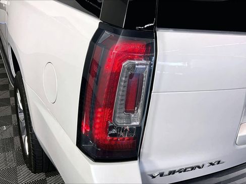 Used 2017 GMC Yukon XL SLT w/ Open Road Package RWD image 28