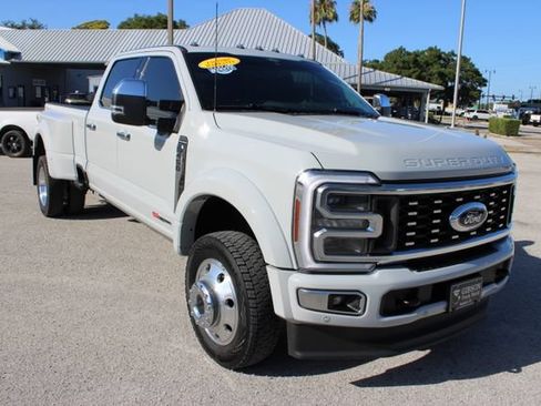 Used 2025 Ford F450 Platinum w/ Platinum Plus Package AWD/4WD image 16