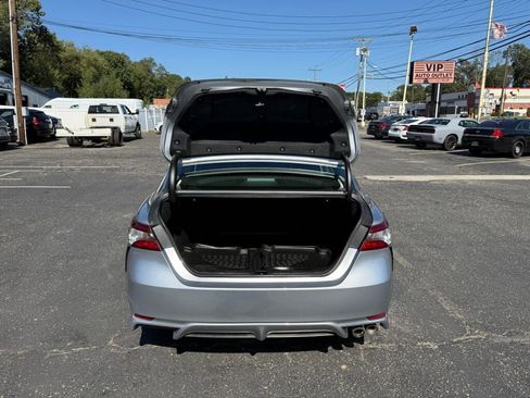 Used 2019 Toyota Camry LE image 30