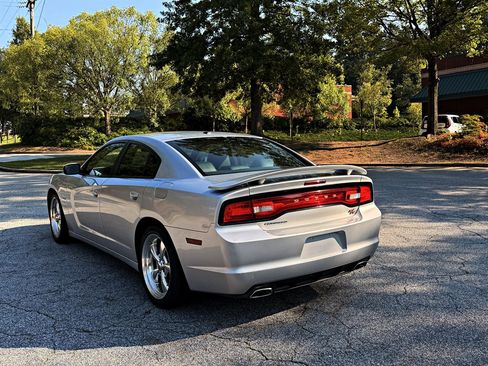 Used 2012 Dodge Charger R/T RWD image 7