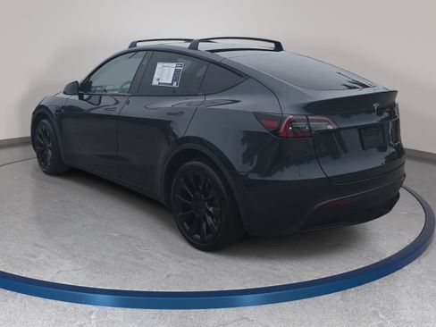 Used 2024 Tesla Model Y Long Range AWD/4WD image 7