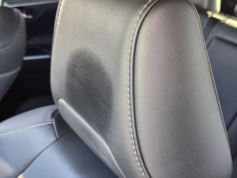 Used 2021 Toyota RAV4 XLE Premium image 17