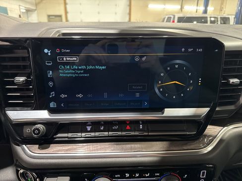 Used 2024 Chevrolet Silverado 2500 LTZ image 28