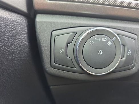 Used 2020 Ford Fusion SE image 25