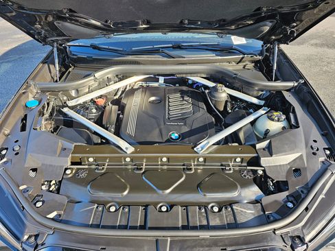 Used 2021 BMW X6 xDrive40i w/ M Sport Package image 41