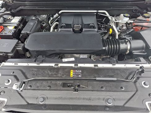 Used 2024 Chevrolet Colorado Z71 w/ Z71 Convenience Package 2 image 28