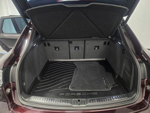 Certified 2024 Porsche Macan GTS AWD/4WD image 11