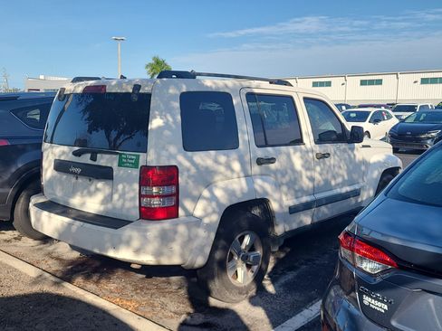 Used 2009 Jeep Liberty Sport w/ Popular Equipment Group image 8