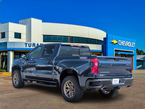 Used 2021 Chevrolet Silverado 1500 LT Trail Boss w/ Convenience Package II AWD/4WD image 3