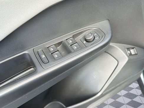 Certified 2022 Volkswagen Taos SE image 20