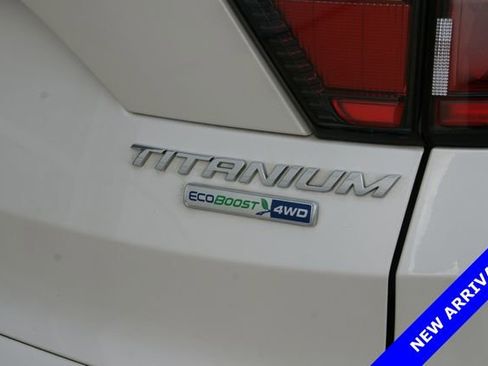 Used 2017 Ford Escape Titanium image 8