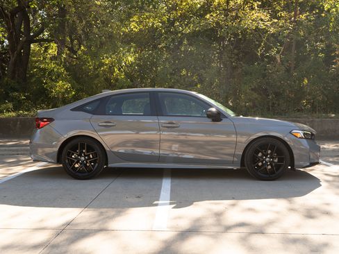 Certified 2025 Honda Civic Sport image 9