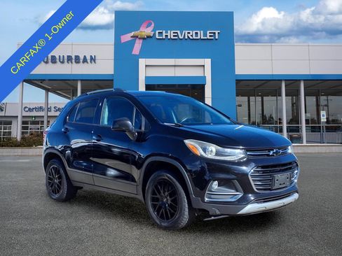 Used 2018 Chevrolet Trax Premier w/ Midnight Edition AWD/4WD image 3