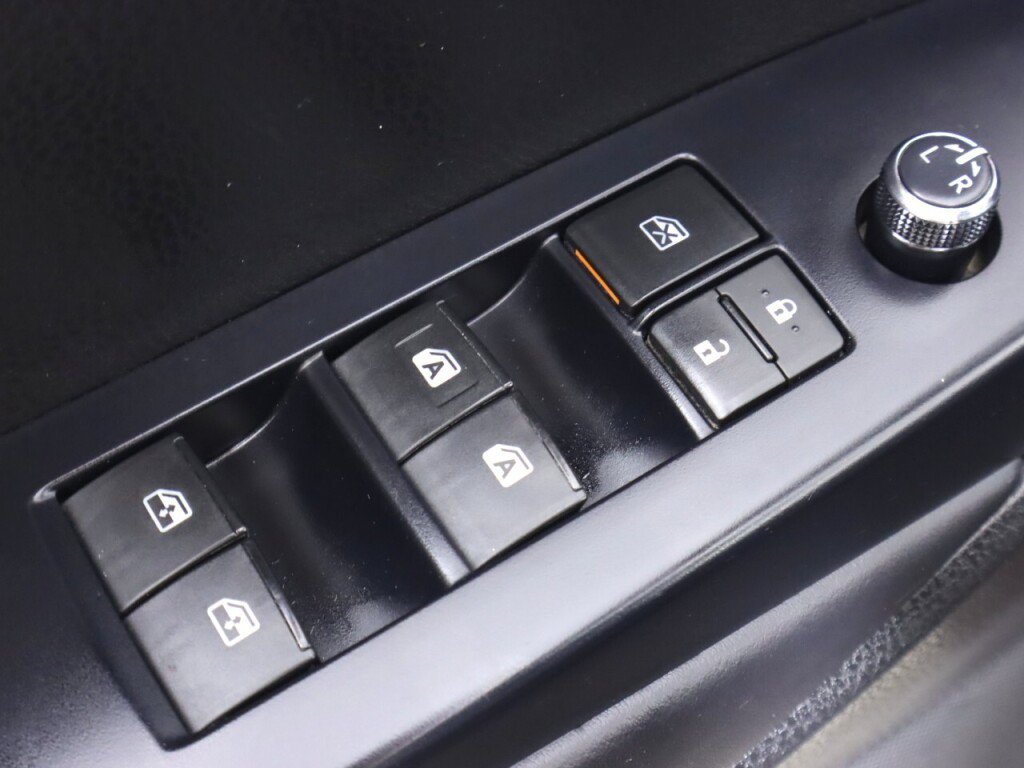 Used 2018 Toyota Highlander XLE AWD/4WD image 27