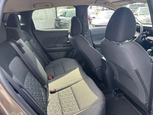 Used 2025 Nissan Kicks SV FWD image 13
