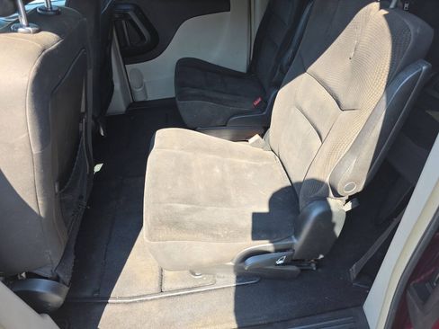 Used 2017 Dodge Grand Caravan Crew FWD image 11