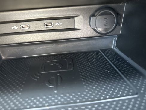 Certified 2022 Volkswagen Tiguan SEL R-Line image 63