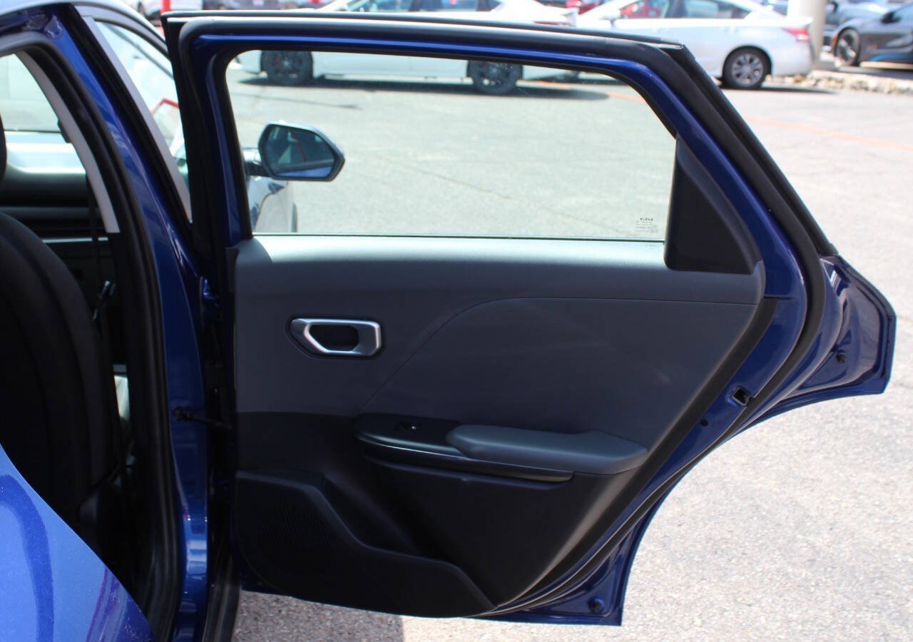 Used 2025 Kia K4 FWD image 12