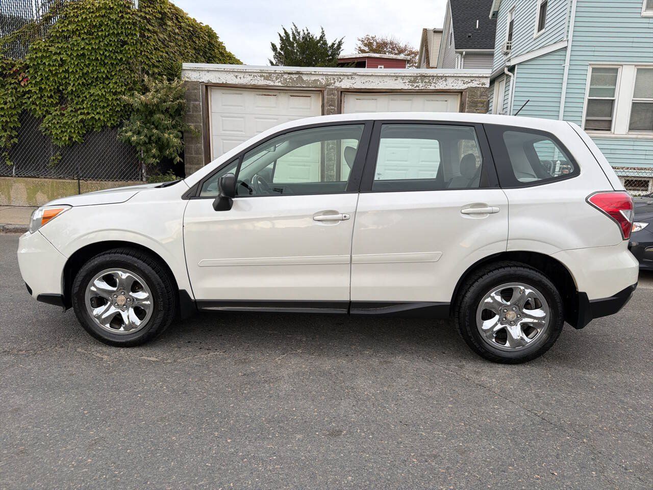 Used 2014 Subaru Forester 2.5i AWD/4WD image 6