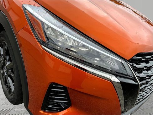Certified 2023 Nissan Kicks SR w/ SR Premium Package FWD image 31