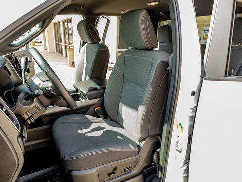 Used 2024 RAM 2500 Big Horn w/ Night Edition image 32