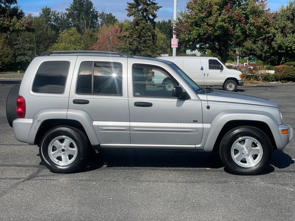 Used 2003 Jeep Liberty Limited AWD/4WD image 2