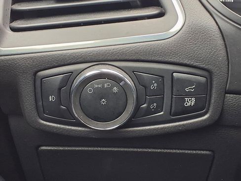 Used 2024 Ford Edge Titanium image 11