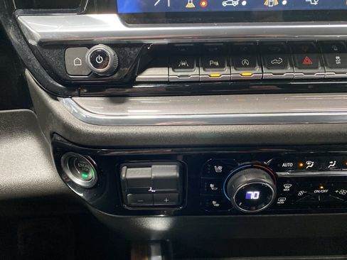 Used 2024 Chevrolet Silverado 1500 High Country w/ Technology Package image 25