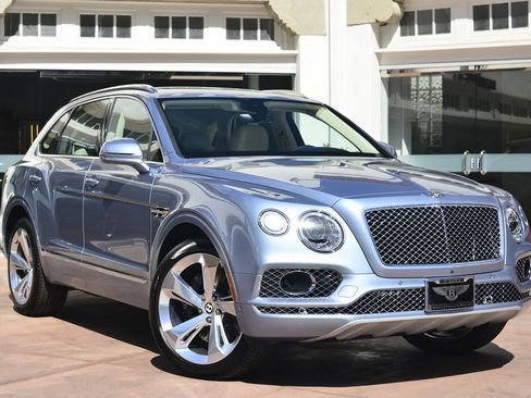 Used 2019 Bentley Bentayga AWD/4WD image 1