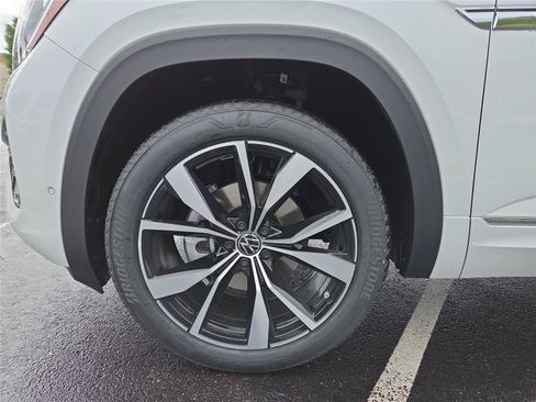 New 2026 Volkswagen Atlas SEL Premium R-Line AWD/4WD image 10