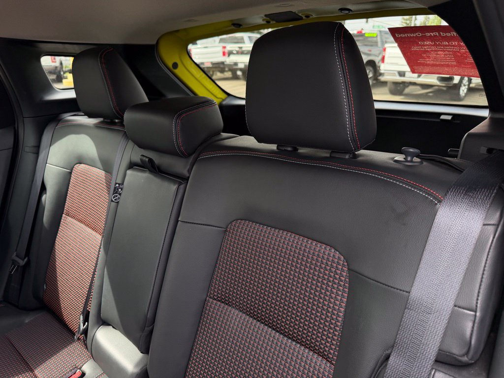 Certified 2025 Nissan Kicks SR FWD image 12